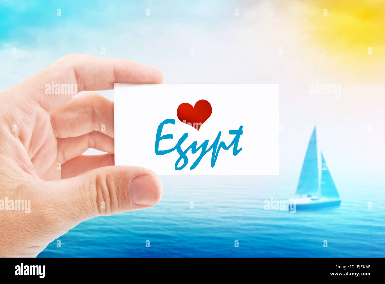 Sommerurlaub am Strand von Ägypten, Inhaber Visitenkarte für Sommer Urlaub Nachricht Liebe Ägypten und Segelboot auf dem Meer in Buenos Aires Stockfoto
