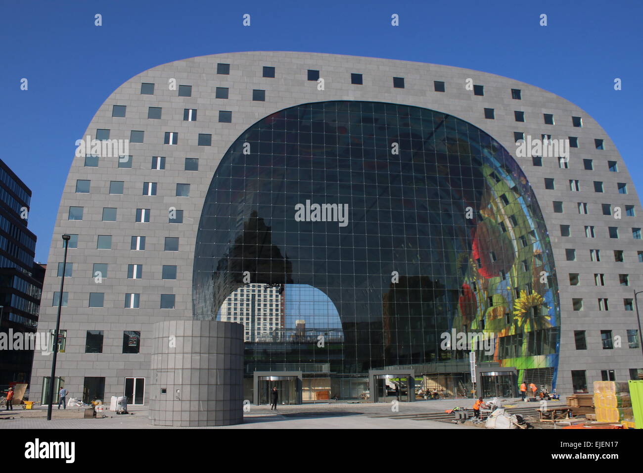 Rotterdamse Markthal (Rotterdam-Markthalle), berührt hinzufügen, die Veredelung, kurz vor der Eröffnung im Oktober 2014 Stockfoto