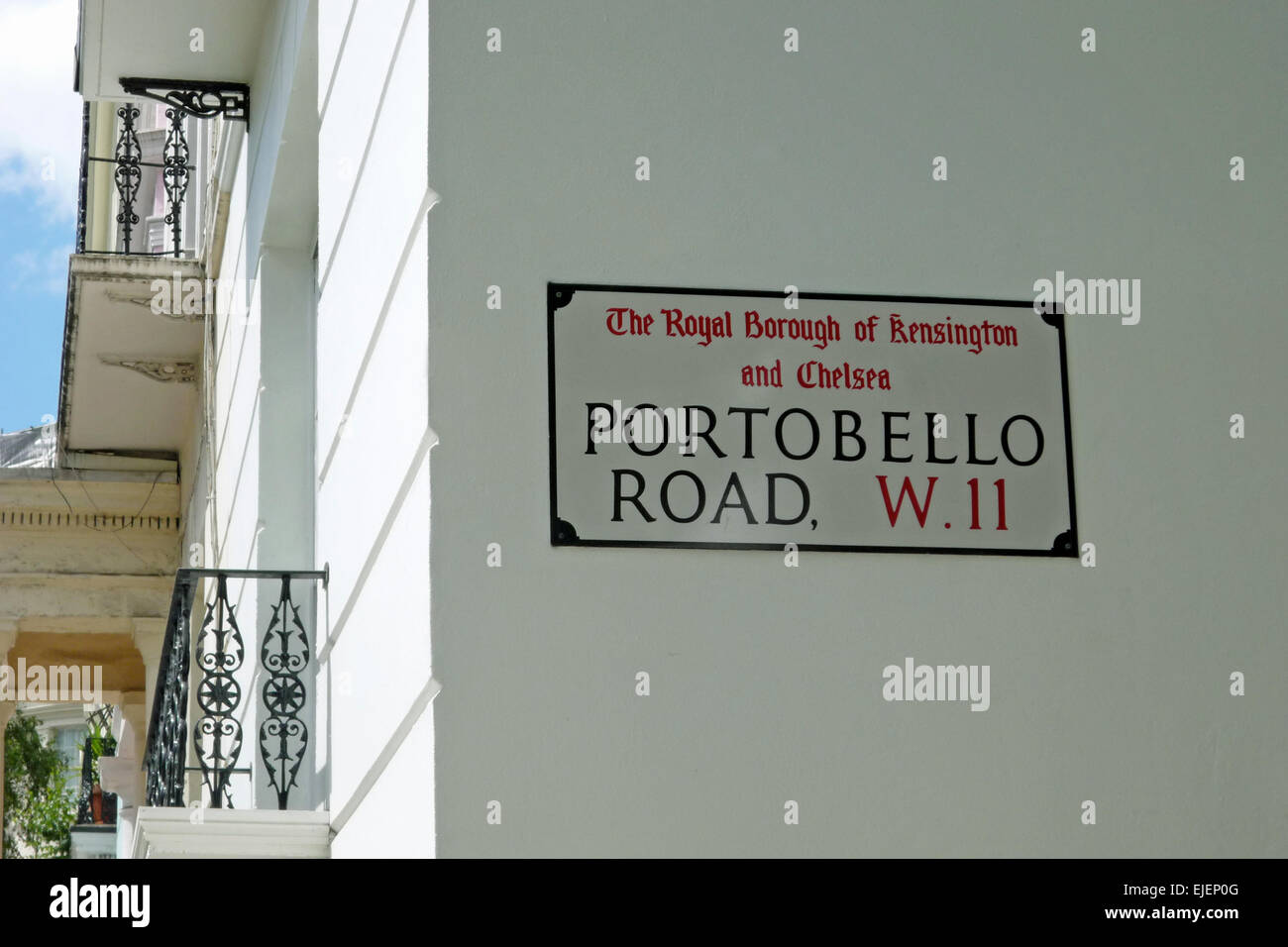 Straßenschild für Portobello Road im Stadtteil Notting Hill des Royal Borough of Kensington und Chelsea Stockfoto