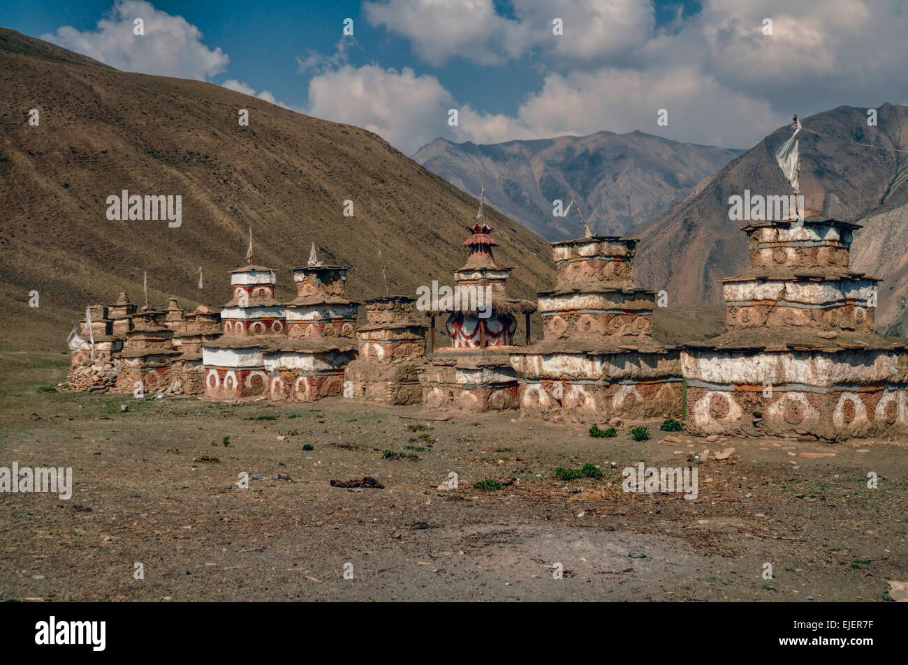 Malerische alte Heiligtümer im Himalaya-Gebirge in Nepal Stockfoto