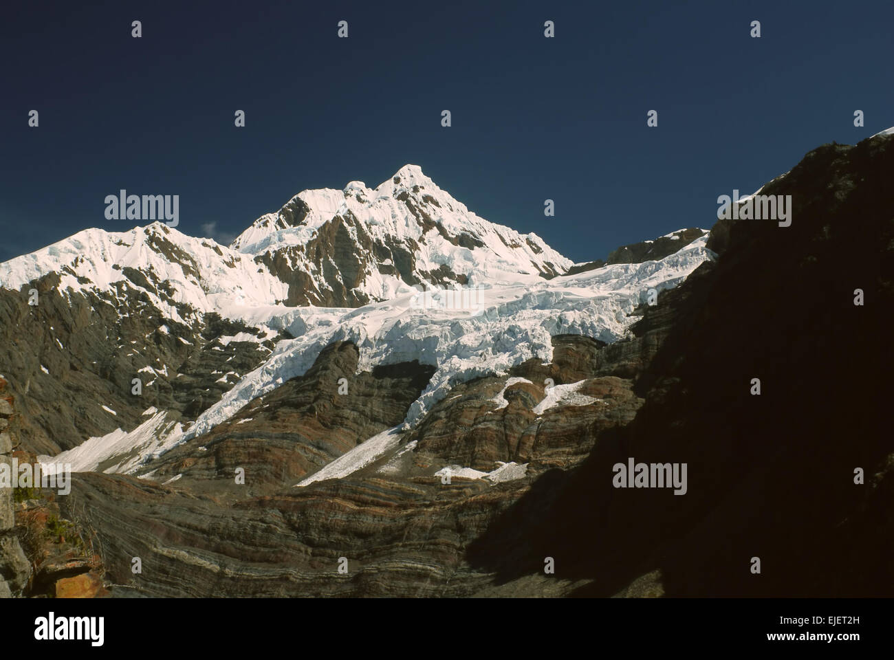 Majestätische Gipfel schneebedeckt in den peruanischen Anden, Cordillera Blanca Stockfoto