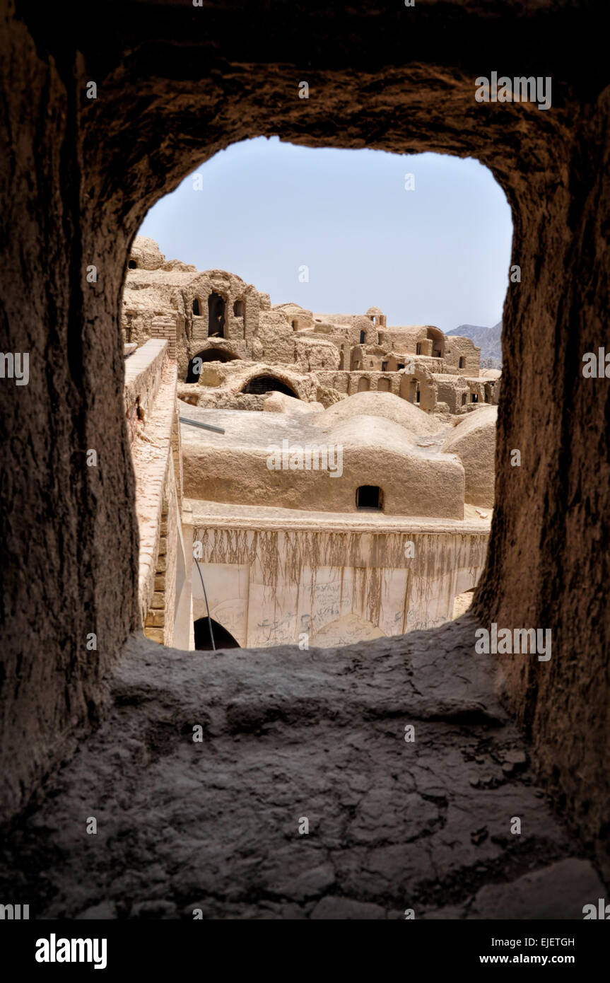 Ruinen der alten Häuser im Dorf Kharanaq im Iran Stockfoto