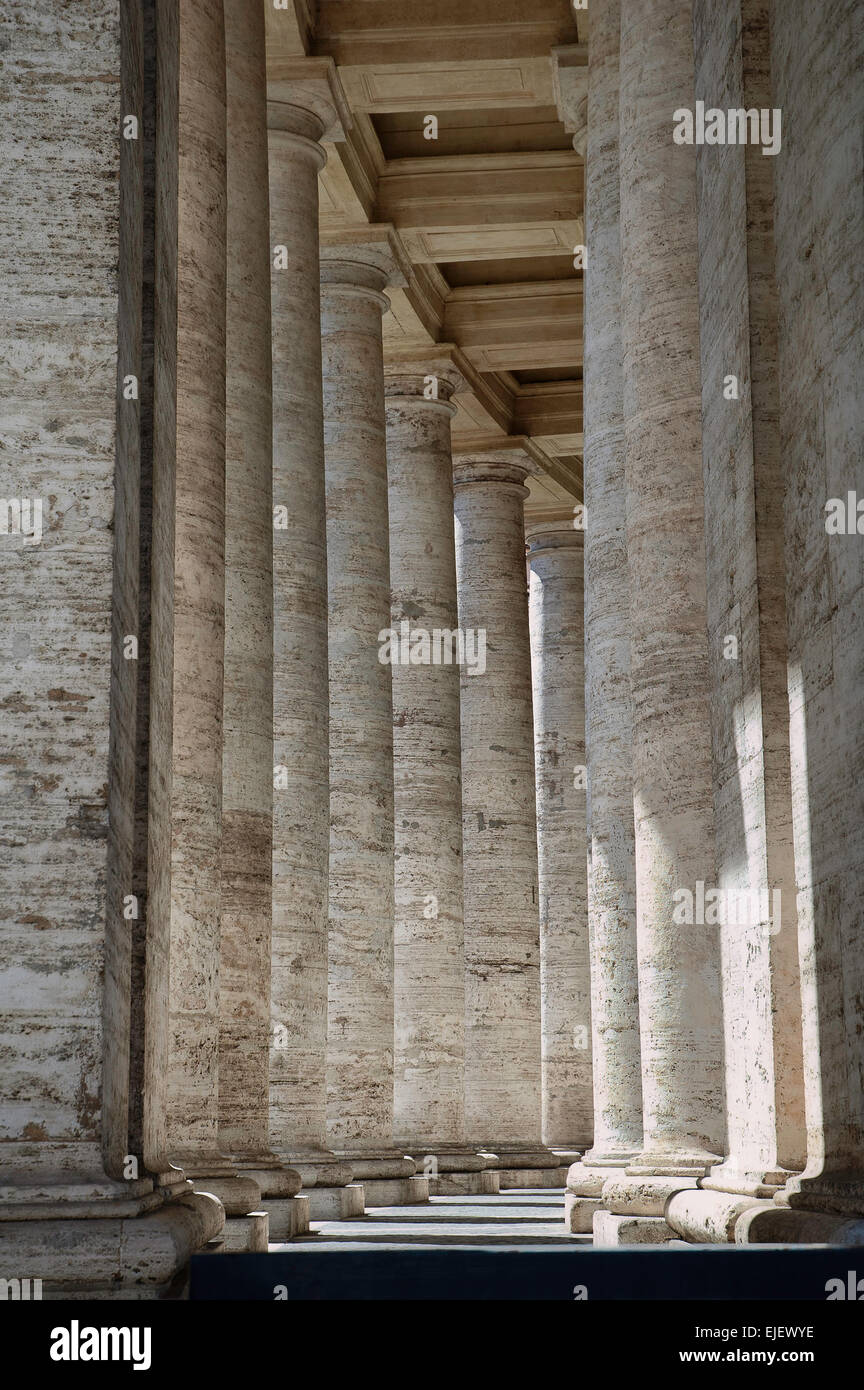 Römische Säulen, schönen Gehweg Stockfoto