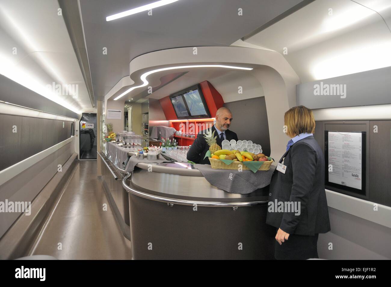 Mailand, Verbindung mit High-Speed-Bahn Trenitalia Frecciarossa in der Rho Fiera-Station für Universal EXPO 2015 Stockfoto