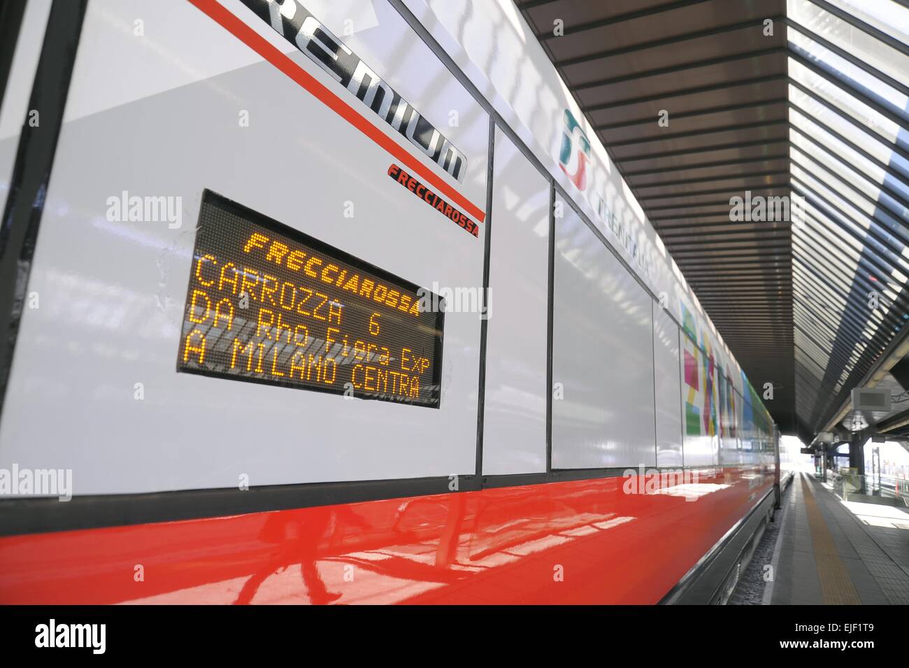 Mailand, Verbindung mit High-Speed-Bahn Trenitalia Frecciarossa in der Rho Fiera-Station für Universal EXPO 2015 Stockfoto