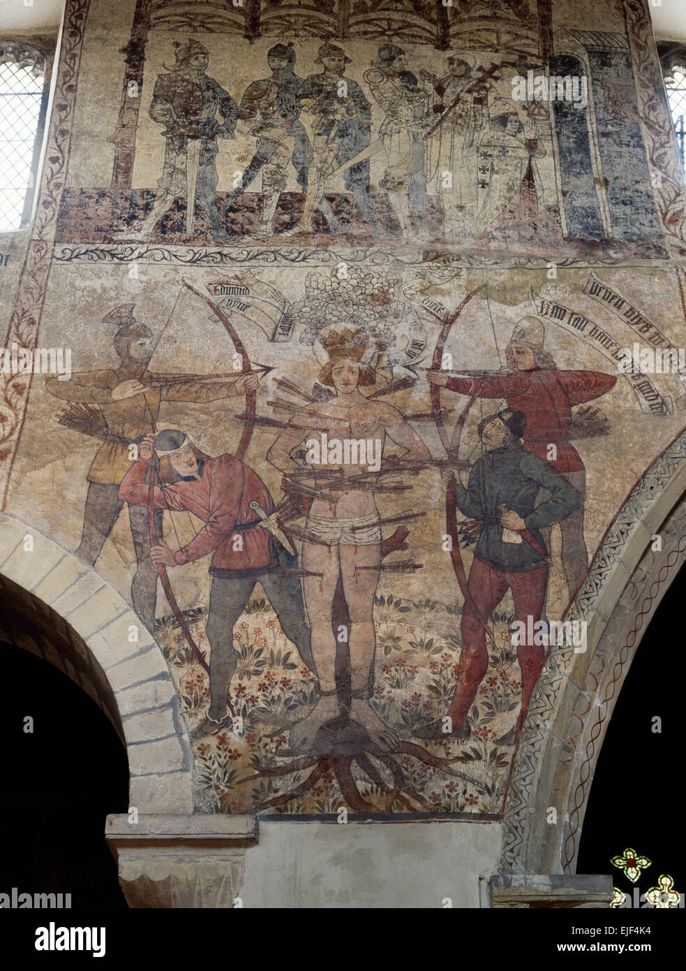 Mittelalterliche (1450-60) Fresken in Pickering Kirche, North Yorkshire, Darstellung der Martyrien von East Anglian king St Edmund und St. Thomas von Canterbury. Stockfoto