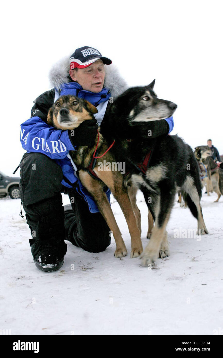 Master Sgt. Rodney Whaley, erste Tennessean jemals in den Iditarod konkurrieren macht ein Training mit seinem Team von Schlittenhunden. Das Iditarod wird voraussichtlich am 1. März beginnen.  Tennessee Nationalgarde Stockfoto