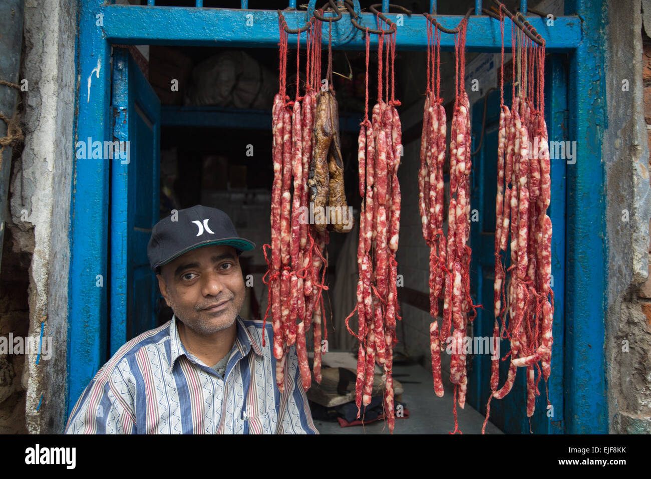 Mann verkauft getrocknete Wurst Straße Kalkutta Calcutta Indien Asien Stockfoto