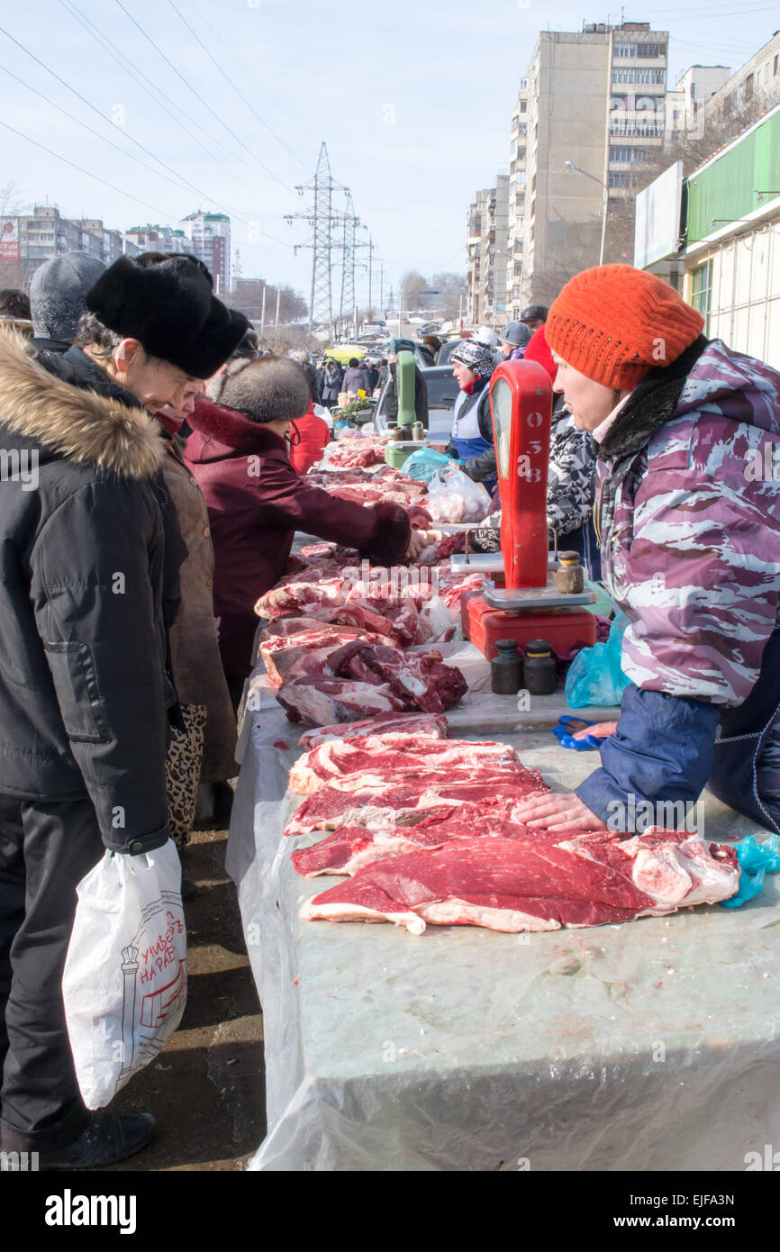 Eine traditionelle russische Fleischmarkt für Verbraucher und Landwirte Stockfoto