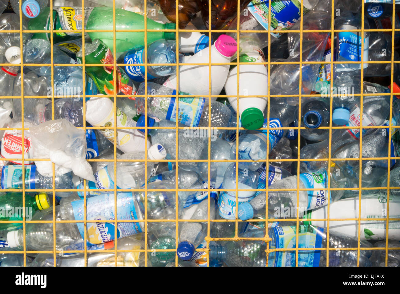 Sammlung von PET-Plastikflaschen bereit für das recycling Stockfoto