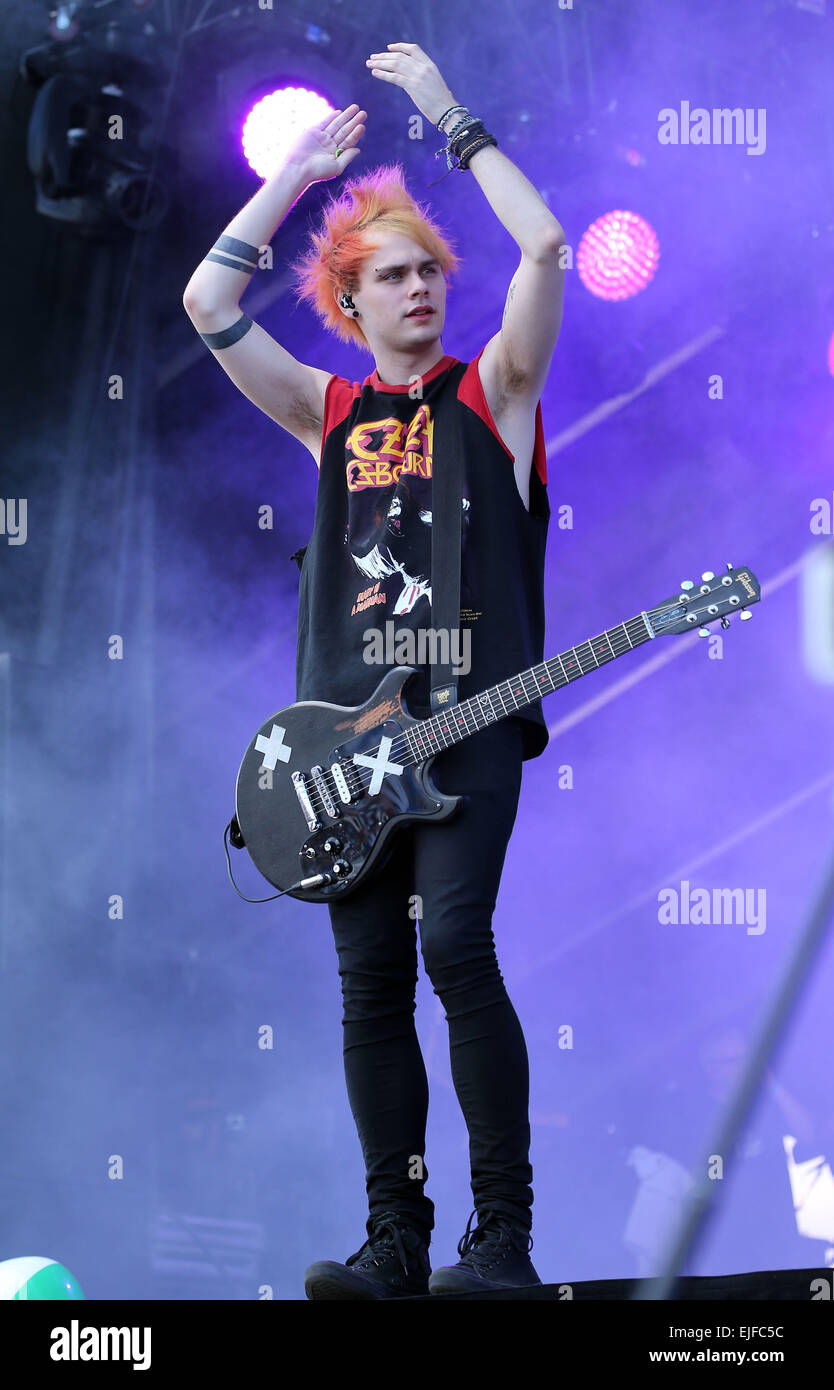 iHeartRadio Musik Festival 2014 - Tag1 - Auftritte Featuring: 5 Sekunden des Sommers, Michael Clifford Where: Las Vegas, Nevada, USA bei: 20 Sep 2014 Stockfoto iHeartRadio Musik Festival 2014 - Tag1 - Auftritte Featuring: 5 Sekunden des Sommers, Michael Clifford Where: Las Vegas, Nevada, USA bei: 20 Sep 2014 Stockfoto