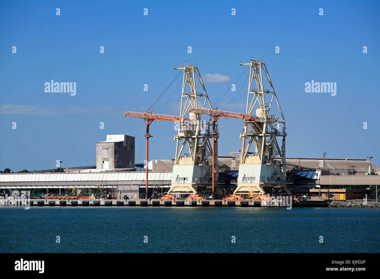 Hafen von Newcastle, NSW, Australien zeigt Hunter River, Kohle und Getreide Laden Industrie Stockfoto