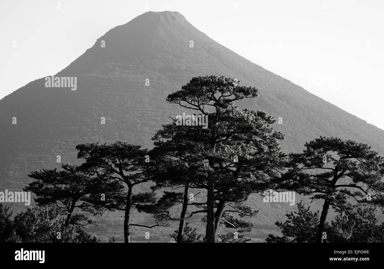 Mt. Kaimondake, schlafender Vulkan, 924m hoch (3.031 ft), Insel Kyushu, Japan, Sonnenuntergang Stockfoto