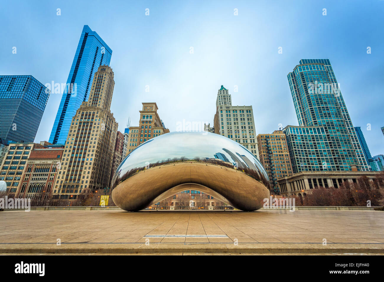 Cloud Gate bei bewölktem Wetter Stockfoto