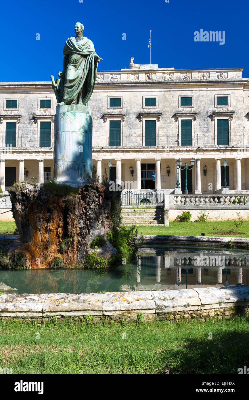 Palast von St. Michael und St. George, Museum für asiatische Kunst, Statue Sir Frederick Adam, britischer Hochkommissar, Kerkyra, Korfu Stockfoto