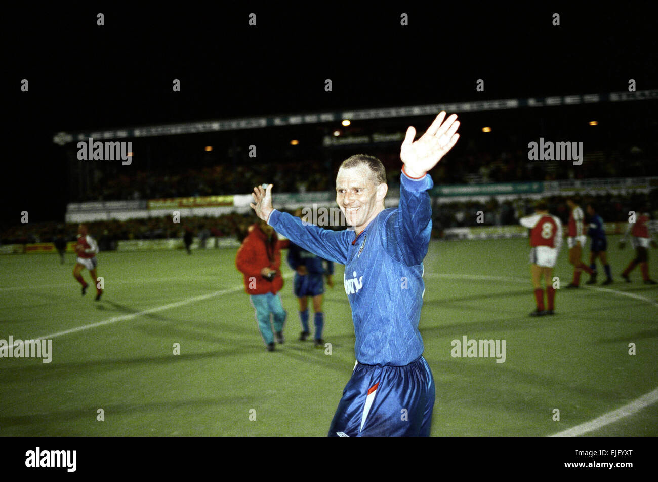 Oldham 3 v. Arsenal 1. Andy Ritchie nach dem Spiel. 22. November 1989. Stockfoto