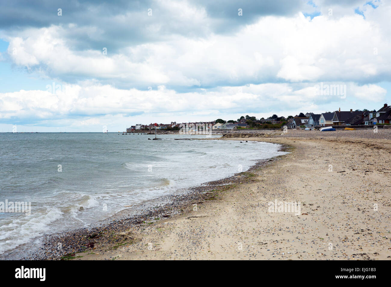 Blick aufs Meer Strand Nord Osten Isle Of Wight mit Blick auf den Solent in der Nähe von Ryde Stockfoto