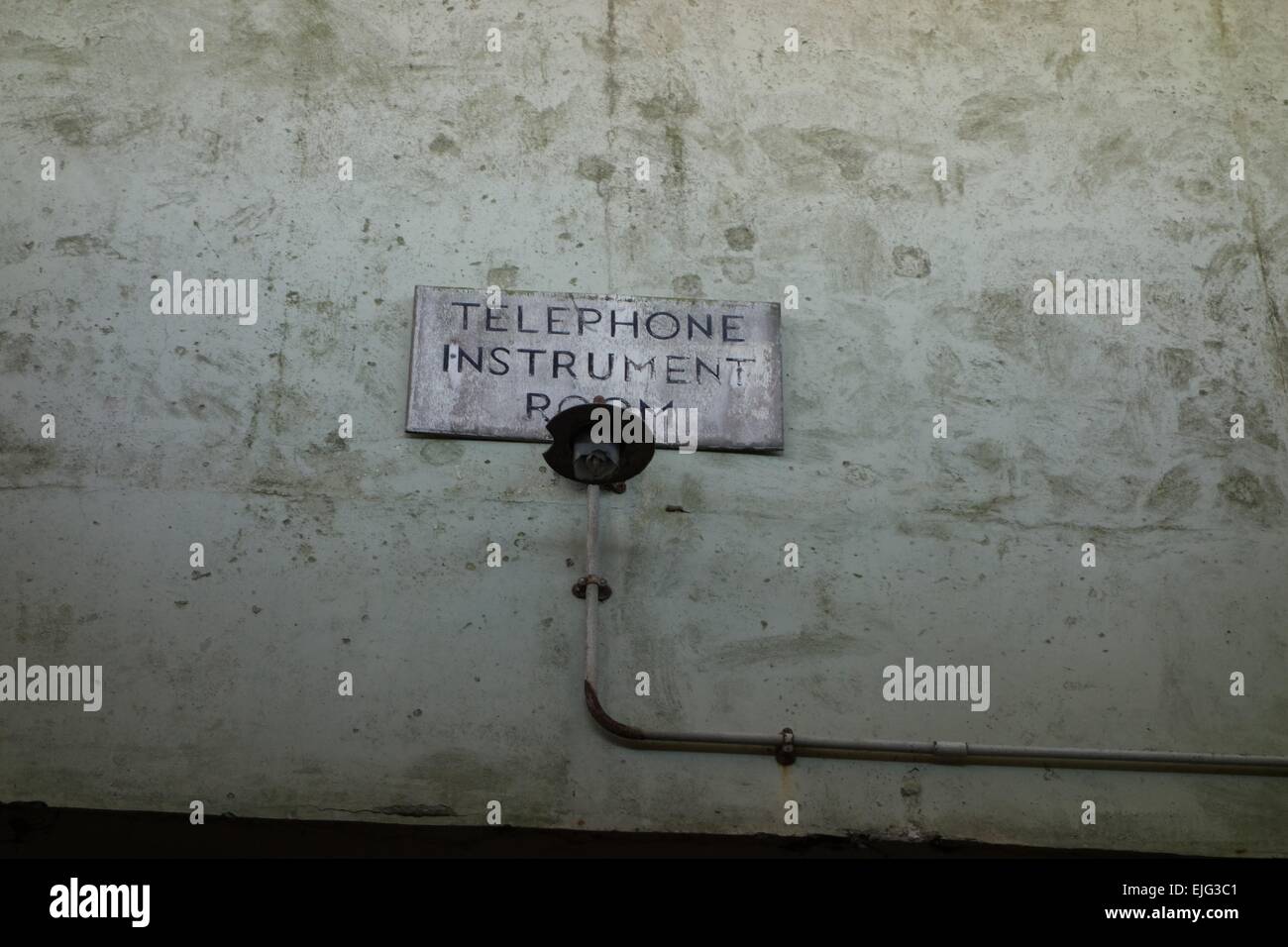geheimnisvolle passend für Telefon Instrument Zimmer in atomare Tests darauf aufbauend Orford Ness, Suffolk UK AWRE jetzt National Trust Stockfoto