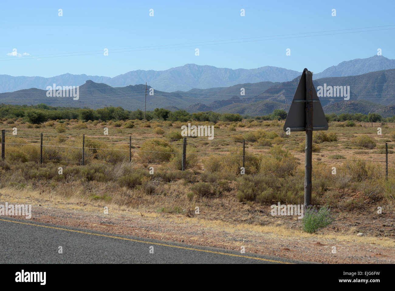 Wüste wie Landschaft in der kleinen Karoo, Südafrika Stockfoto