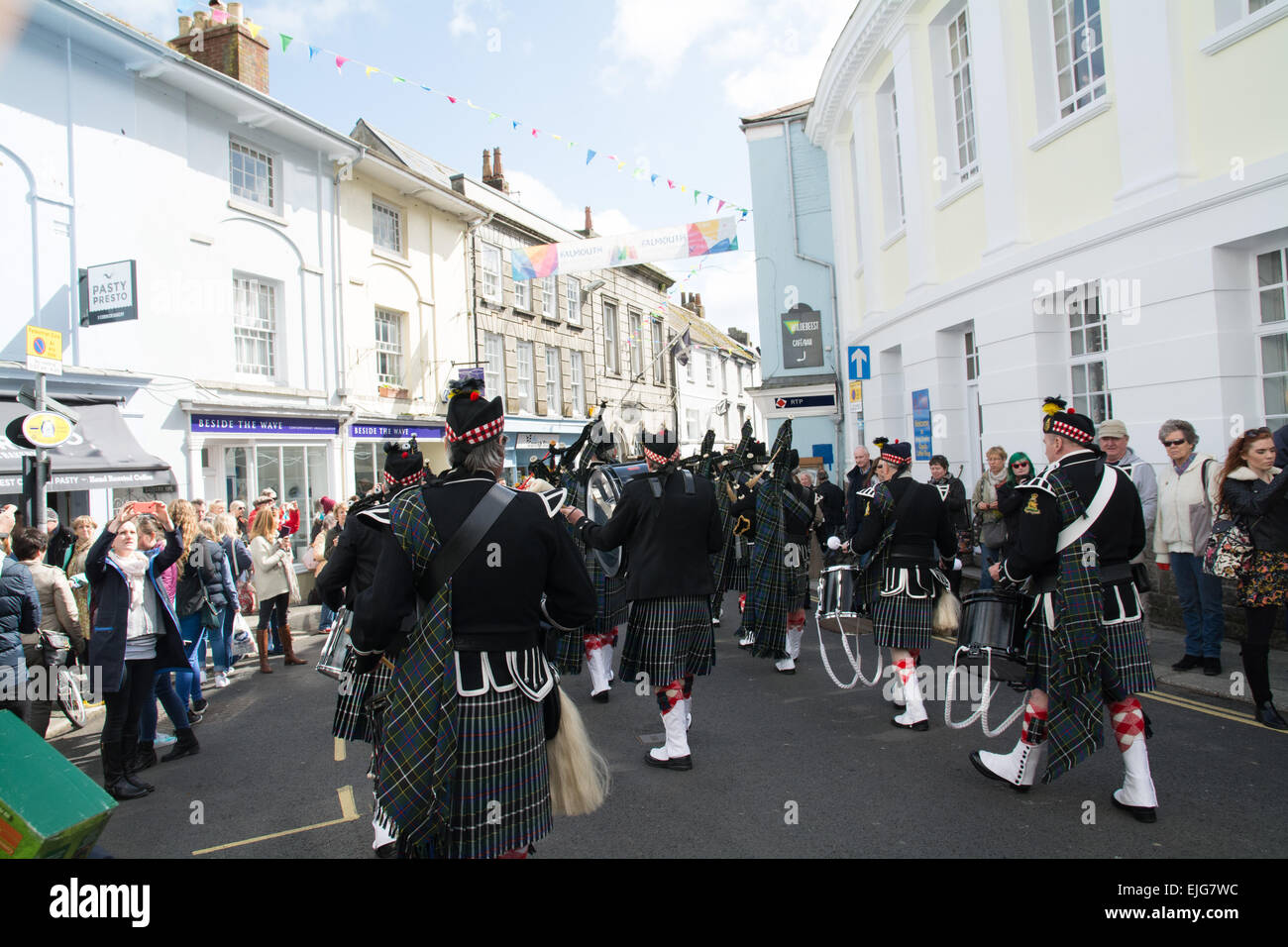 Falmouth, Cornwall, UK. 26. März 2015.  Pfeifer führt die Zeremonie durch Falmouth, Dawn French als erster Rektor der Universität Falmouth installiert ist. Bildnachweis: Simon Yates/Alamy Live-Nachrichten Stockfoto
