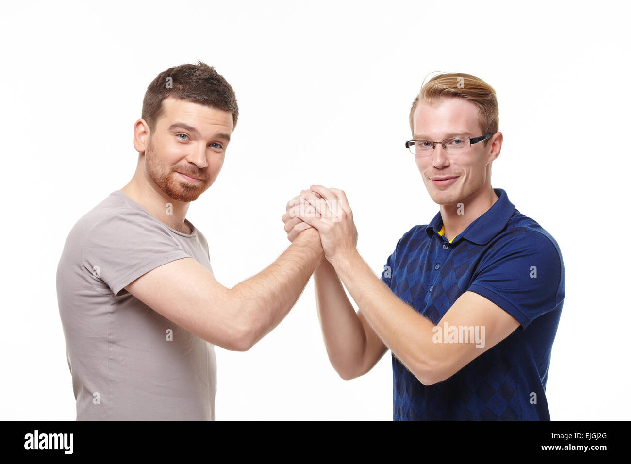 Zwei junge Männer, die Spaß im Gespräch Stockfoto