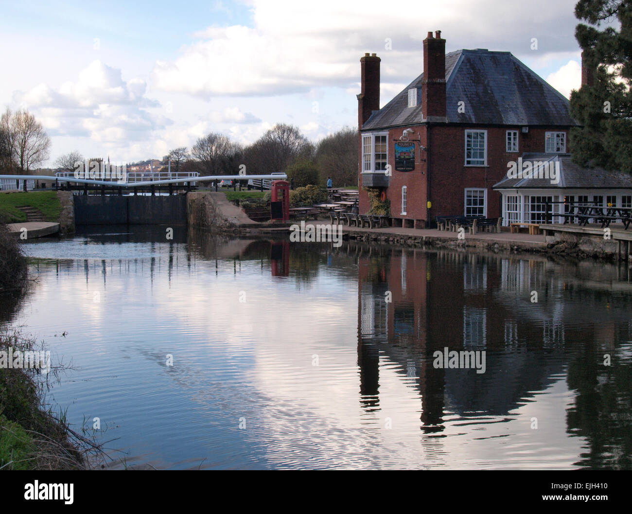 Double Schlösser Hotel auf dem Kanal von Exeter, Devon, UK Stockfoto