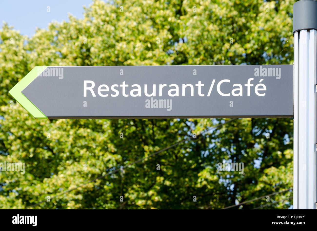 Zeichen für ein Café-Restaurant, Hannover, Deutschland Stockfoto