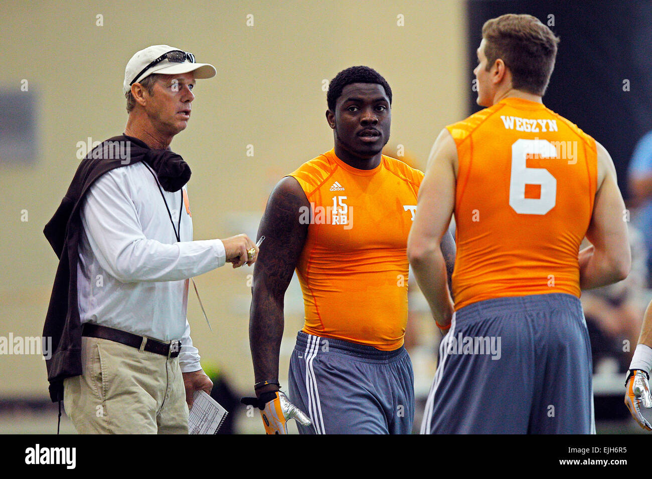 25. März 2015: Mike Hagen mit der Cleveland Browns, Marlin Lane und Mike Wegzyn NFL Pro Tag an der Universität von Tennesse Mittwoch, 25. März 2015 in Knoxville, Tennessee Stockfoto