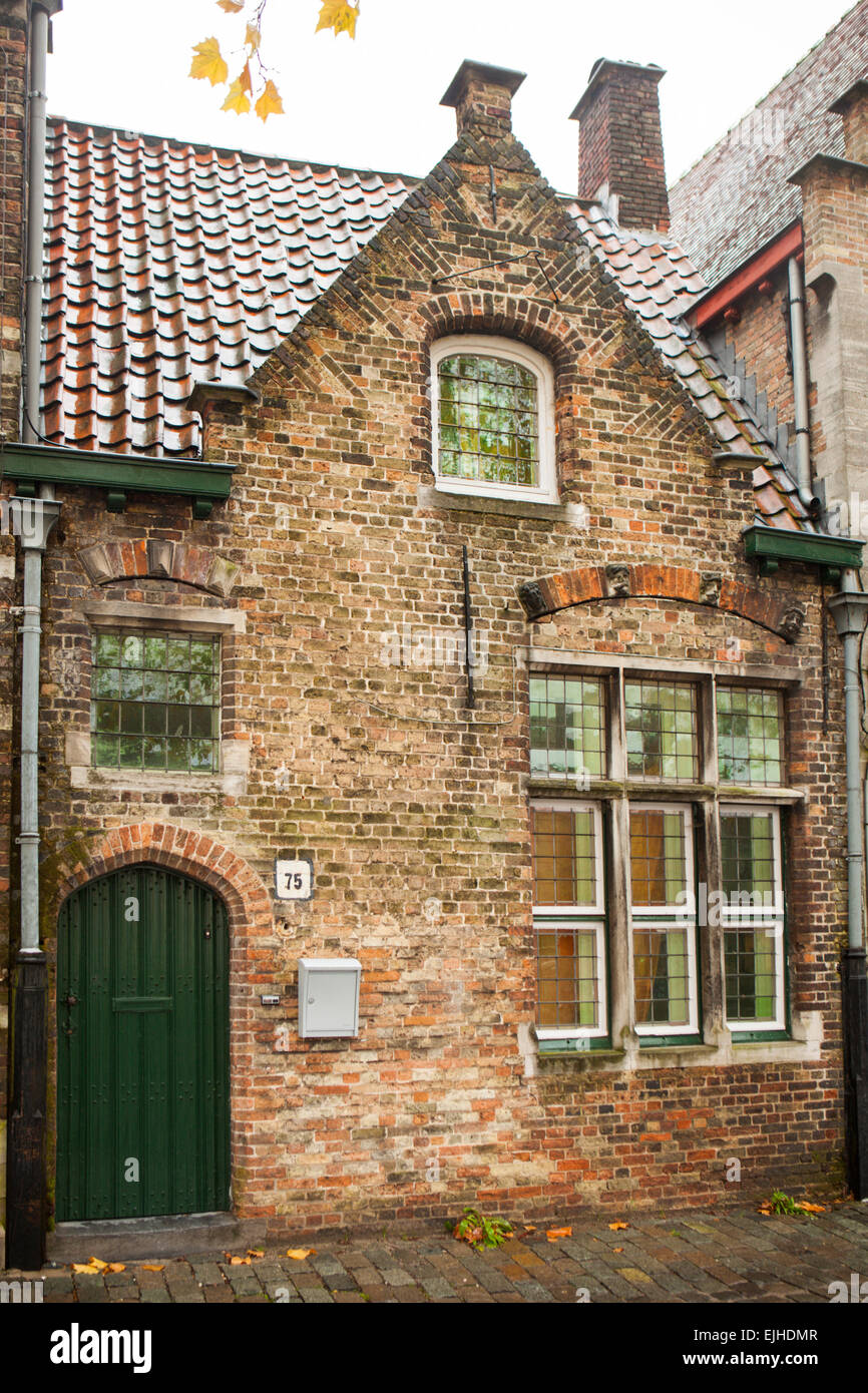 Haus und architektonische Details in Brügge, Belgien Stockfoto