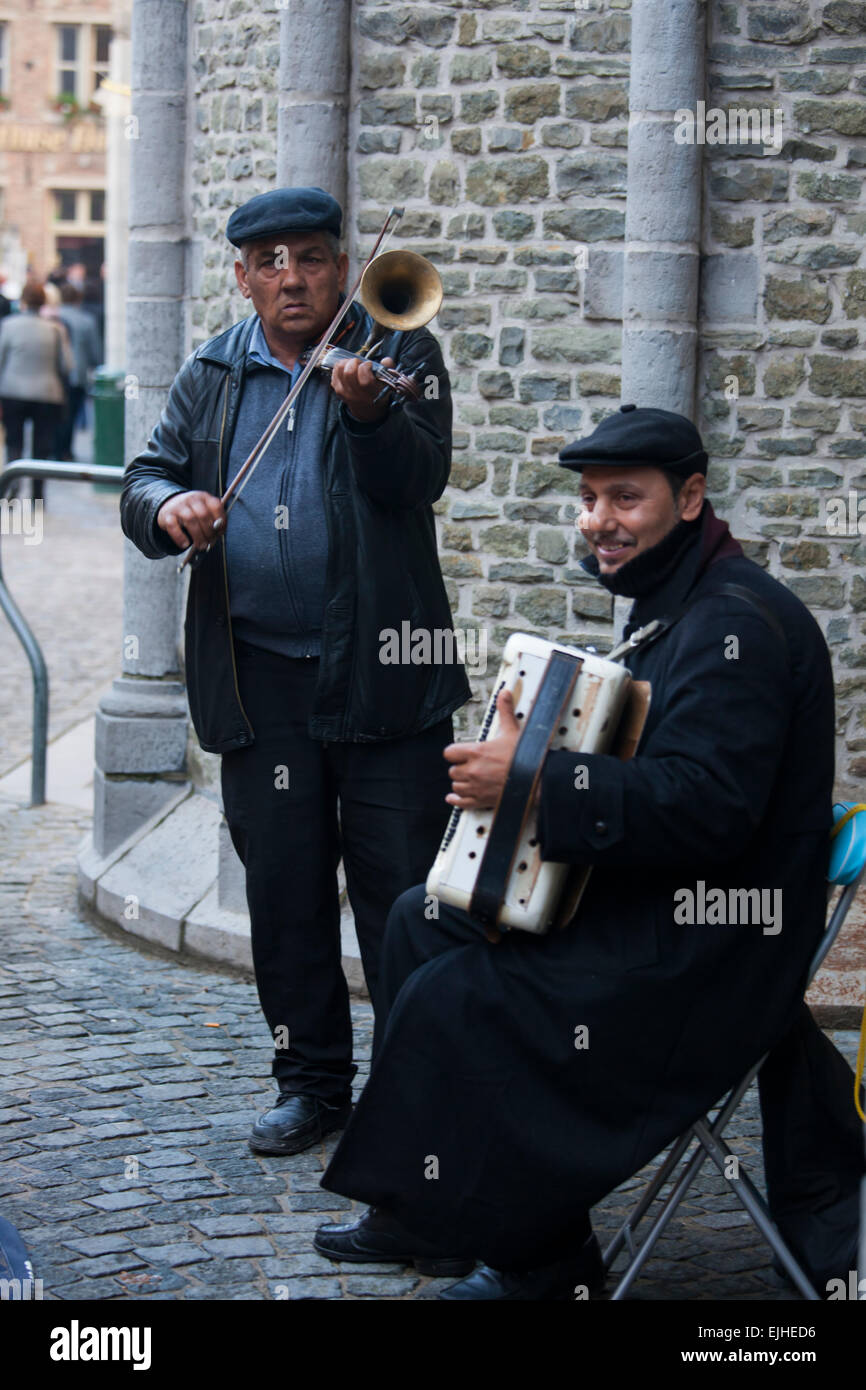Immigrant Straßenmusikanten, Brügge, Belgien Stockfoto