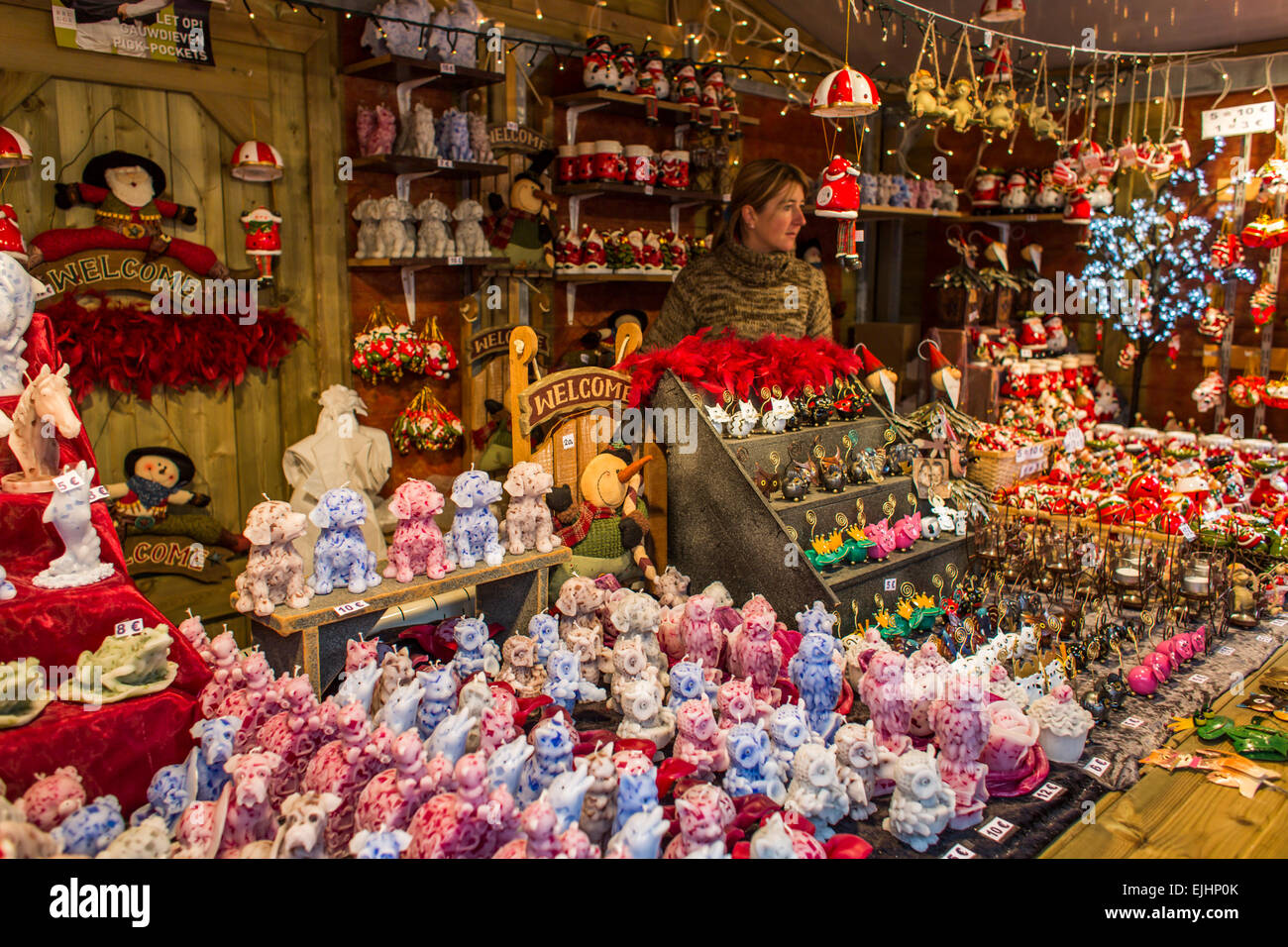 Weihnachtsmarkt in Hauptplatz in Brügge, Belgien Stockfotografie  Alamy