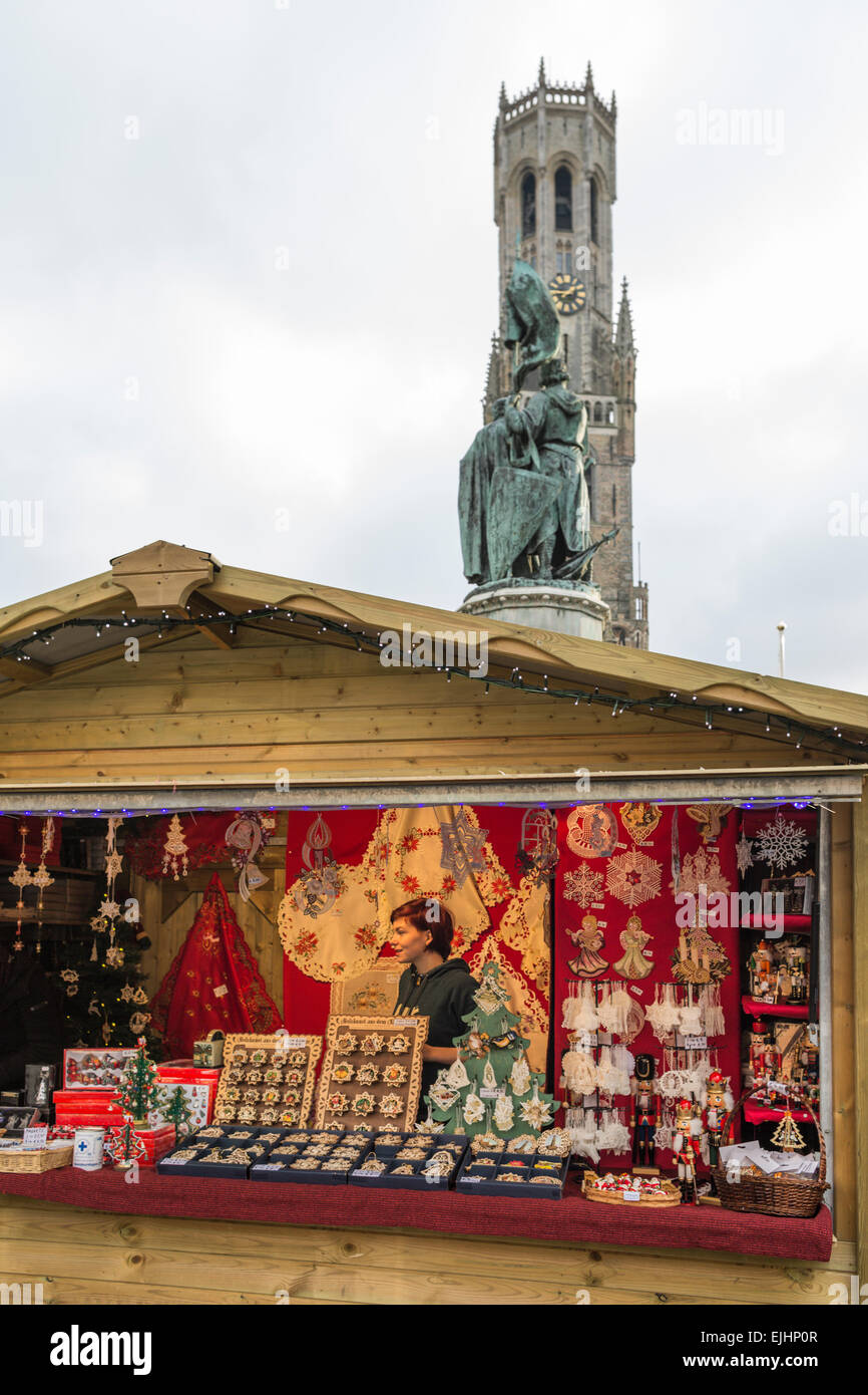 Weihnachtsmarkt in Hauptplatz in Brügge, Belgien Stockfoto