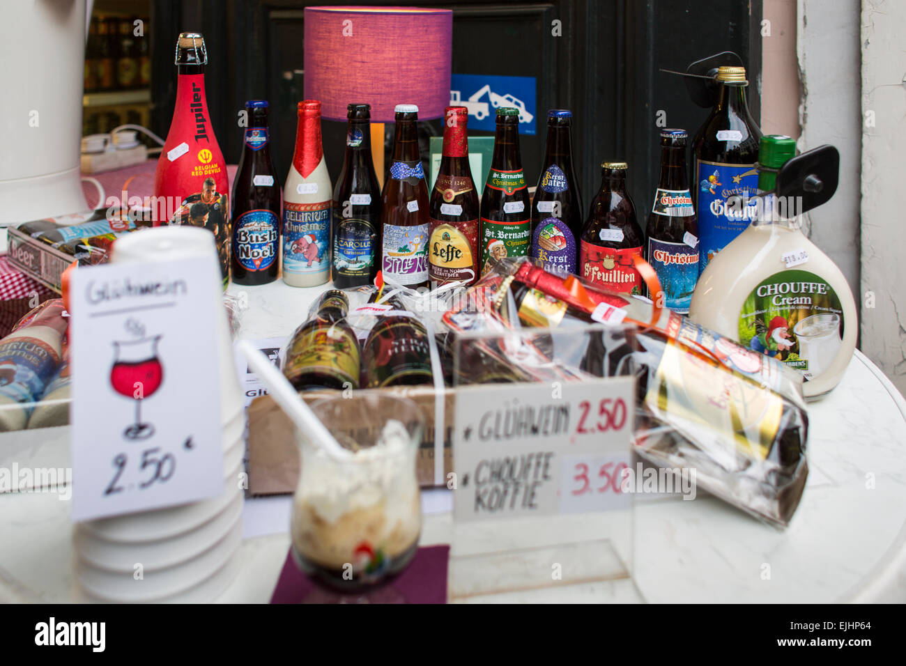 Weihnachtsmarkt in Hauptplatz in Brügge, Belgien Stockfoto