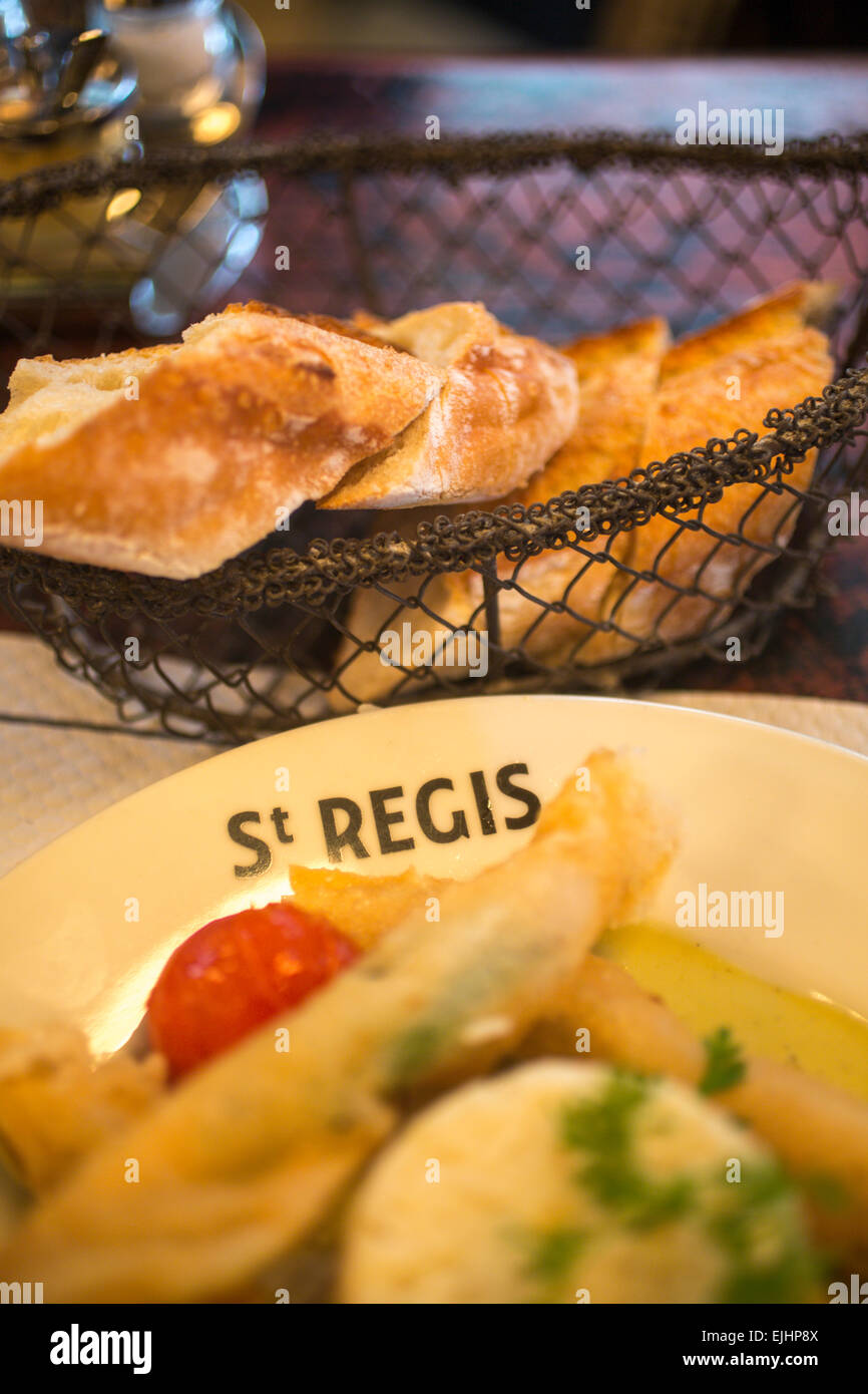 Cafe St.-Regis, Ile Saint-Louis, Paris, Frankreich, Essen Stockfoto