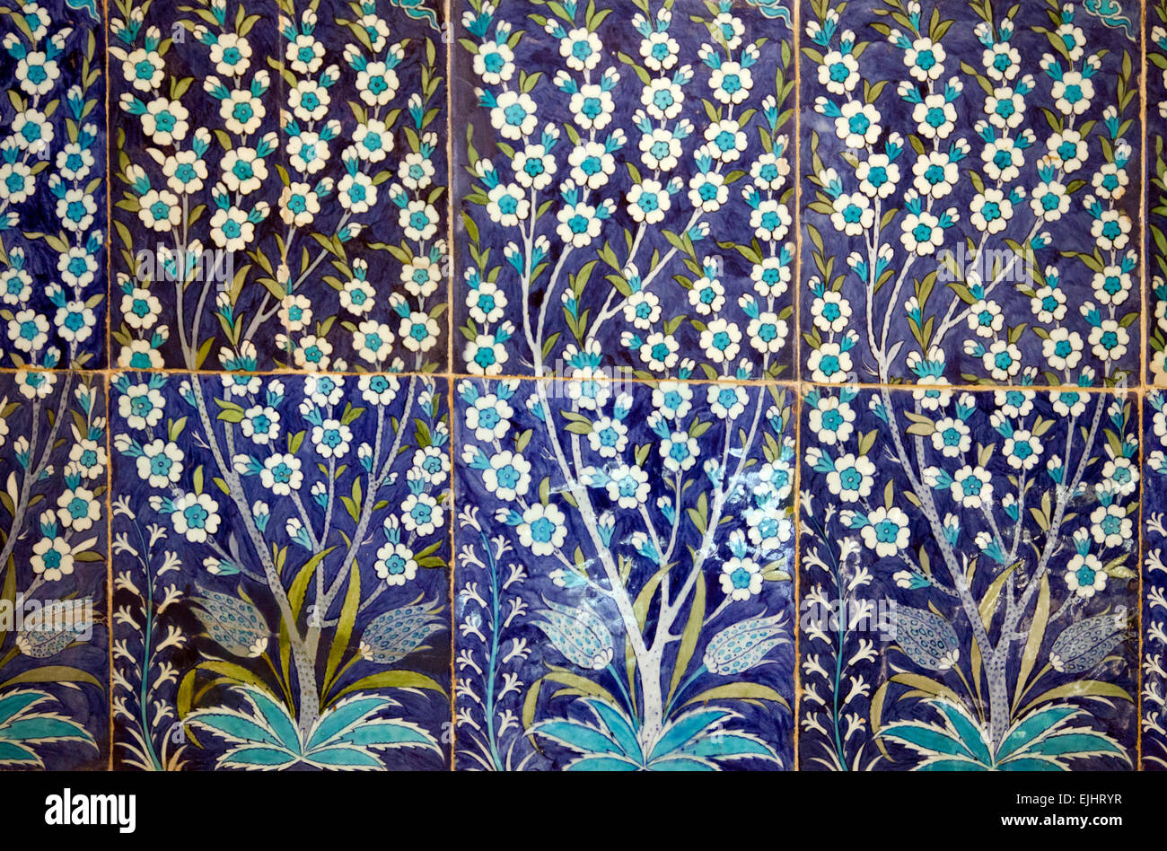 16C Iznik Fliesen Panel im Museu Calouste Gulbenkian - Lissabon Portugal Stockfoto