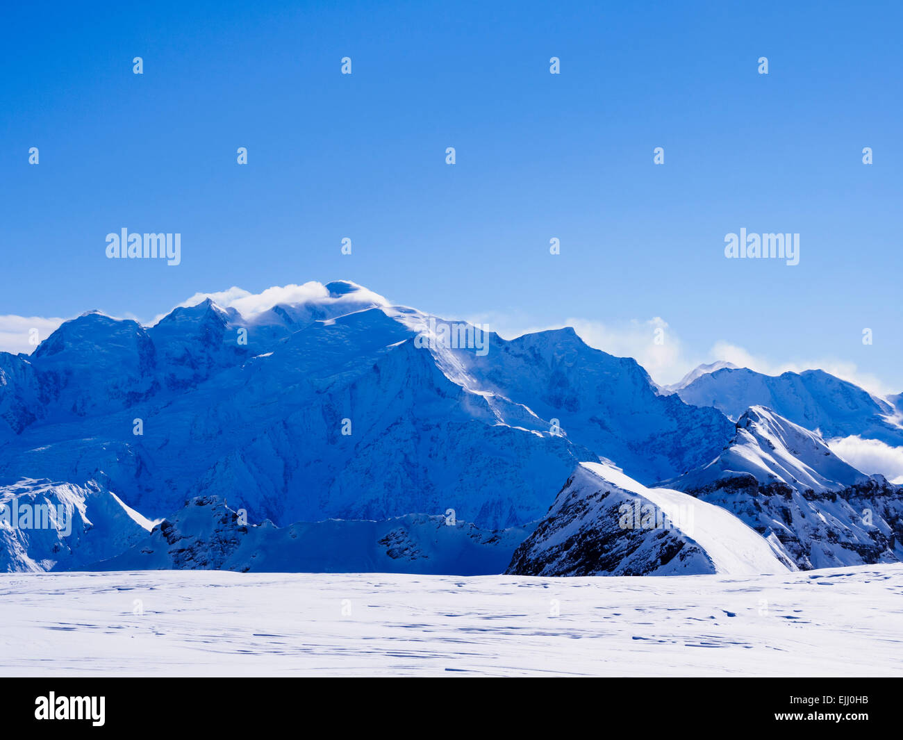 Blick von Les Grandes Platieres in Le Grand Massif auf schneebedeckten Mont Blanc-Berg in den französischen Alpen. Flaine Rhone-Alpes Frankreich Stockfoto