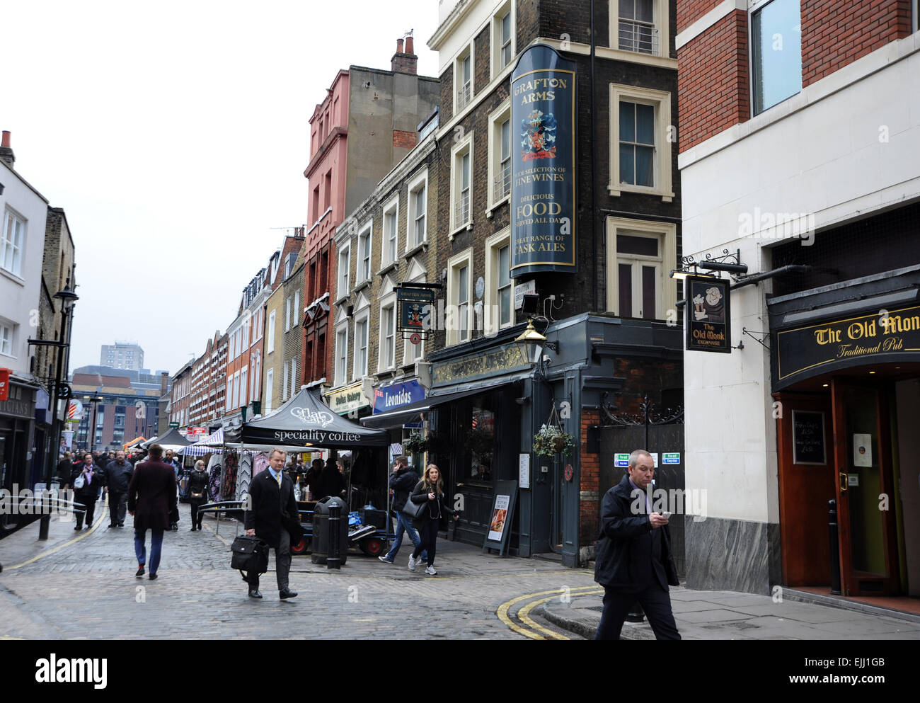 London UK - The Grafton Arms Pub in Victoria London UK Stockfoto