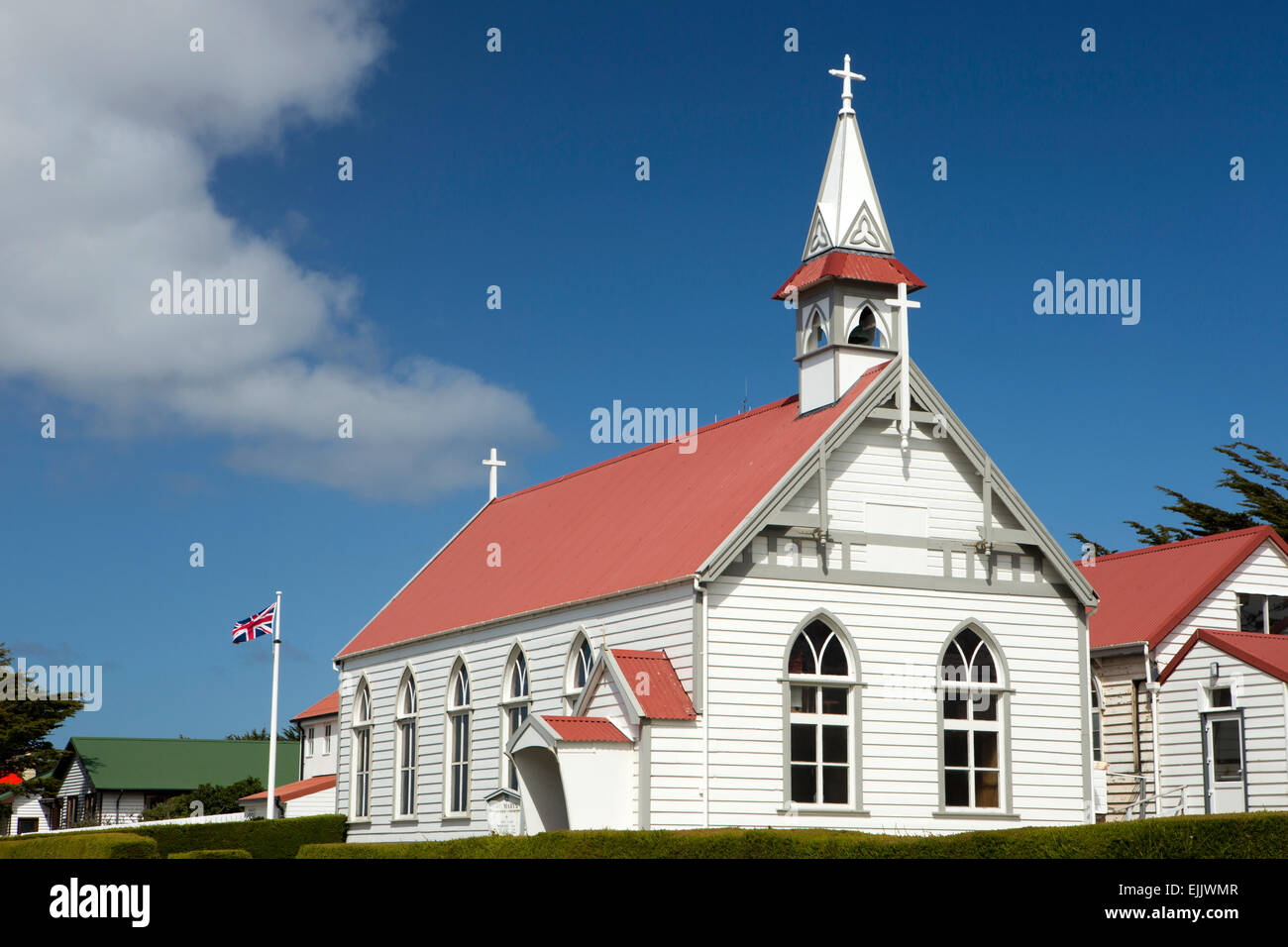 Falkland-Inseln, Port Stanley, Ross Road, Str. Marys rotbedachten, weiß gekleidete katholische Kirche Stockfoto