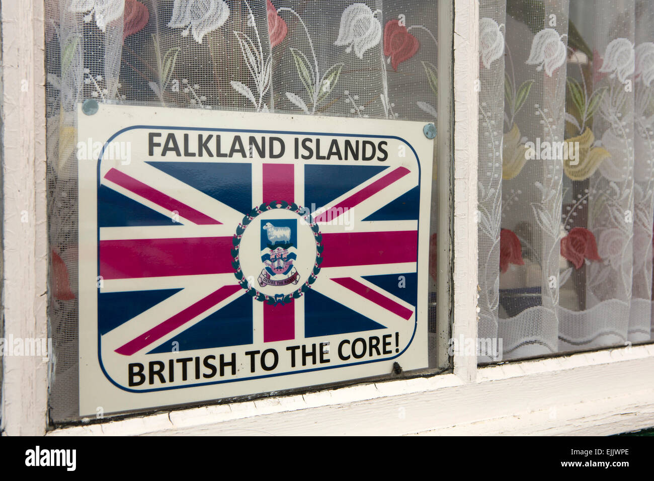 Falkland-Inseln, Port Stanley, Falkland-Inseln britische zum Kern Karte im Haus Fenster Stockfoto