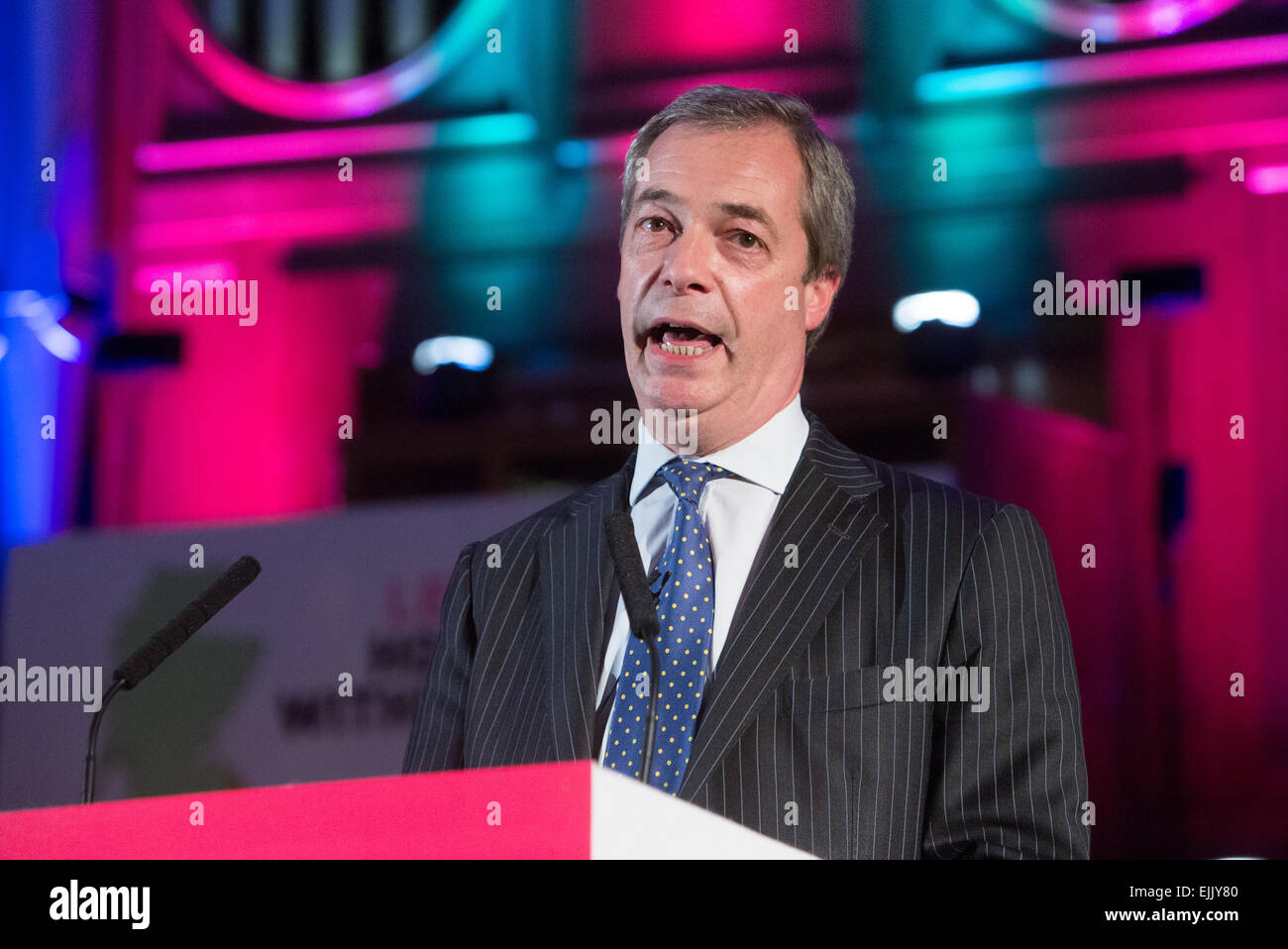 Nigel Farage, der UKIP Führer, spricht auf einer Konferenz in Westminster Central Hall über den Bau neuer Häuser Stockfoto