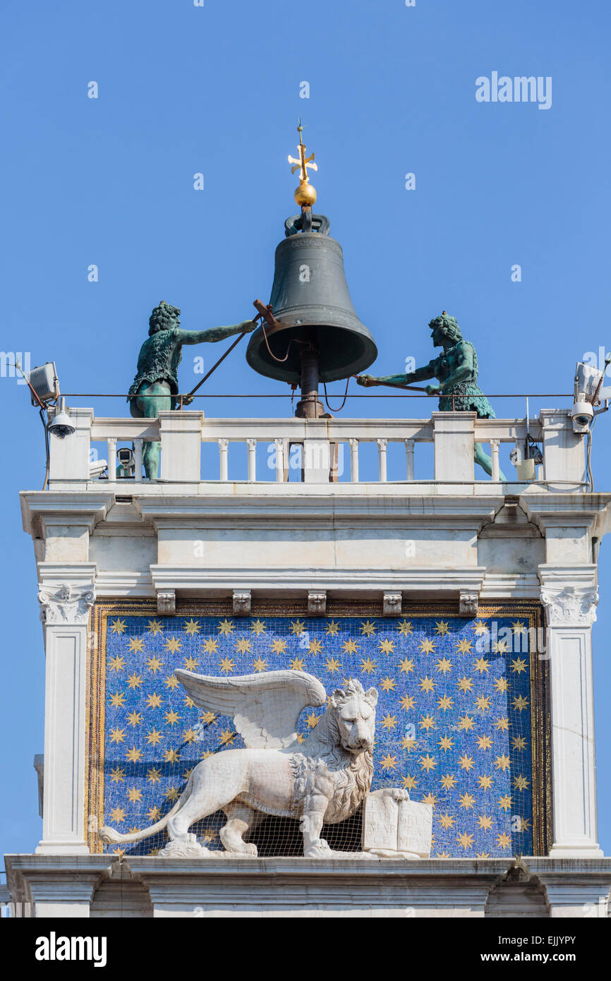 Venedig, Provinz Venedig, Veneto, Italien.  Torre Orologio, oder der Clock Tower, auf der Piazza San Marco.  Der Turm stammt aus dem Stockfoto
