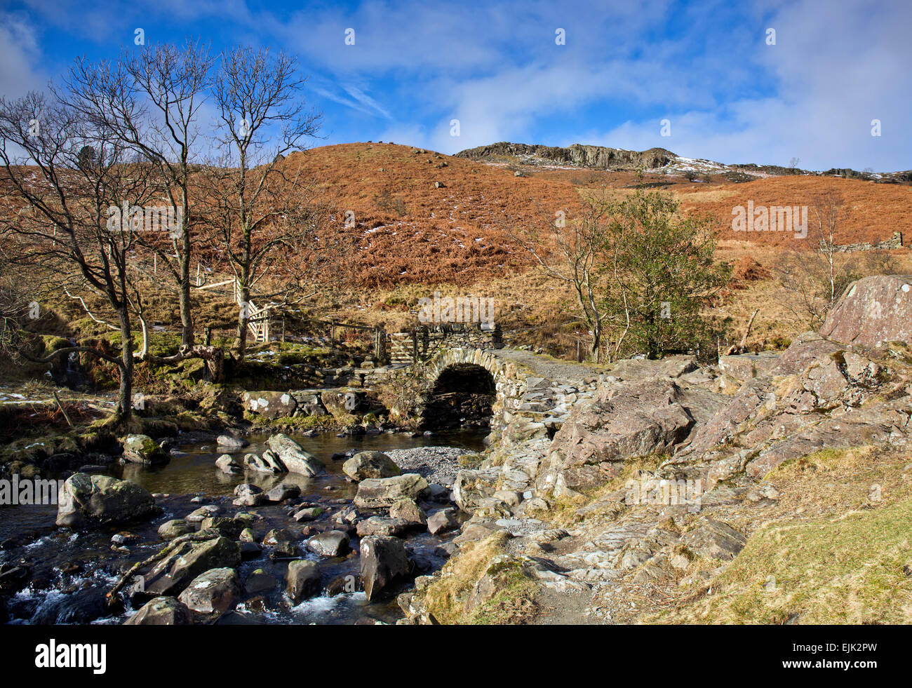 High Schweden Bridge eine alte Lastesel Brücke über Scandale Beck im Winter Lake District National Park Cumbria England UK Stockfoto