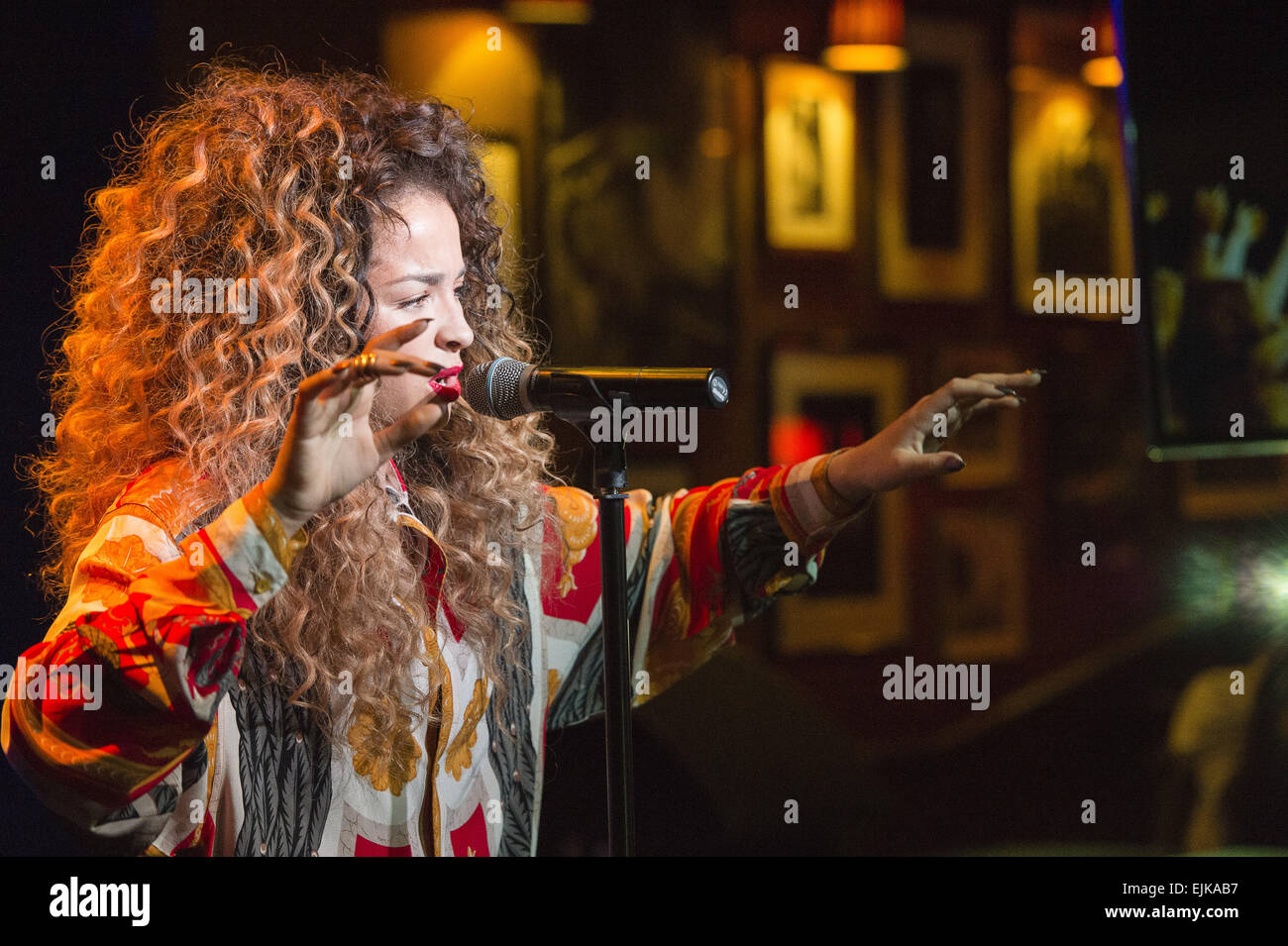 Die 2014 MOBO Awards Nominierungen bei Ronnie Scotts mit: Ella Eyre wo: London, Vereinigtes Königreich bei: 23 Sep 2014 Stockfoto