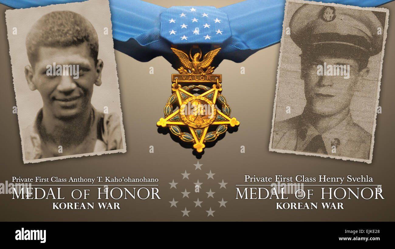 Zwei Soldaten, die als Folge ihres galanten und unerschrockenen Handelns während des Koreakrieges wurden posthum die Ehrenmedaille während einer Zeremonie im Weißen Haus 2. Mai 2011 verliehen. Die Familien von Pfc. Anthony T. Kaho'ohanohano und Pfc. Henry Švehla erhielten die Medaillen von Präsident Barack Obama im Namen der zwei Soldaten. /-news/2011/04/29/55695-2-korean-Kriegs-heroes-t... /-news/2011/04/29/55695-2-korean-war-heroes-to-be-posthumously-awarded-medal-of-honor-today/index.html?ref=home-headline-title1 Stockfoto