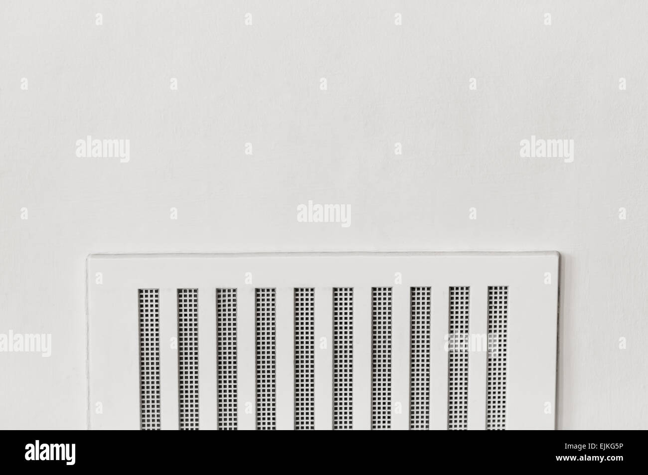 Nach Hause Luft Lüftung Vent Kunststoff weiße Wand Rahmen Negativraum Stockfoto