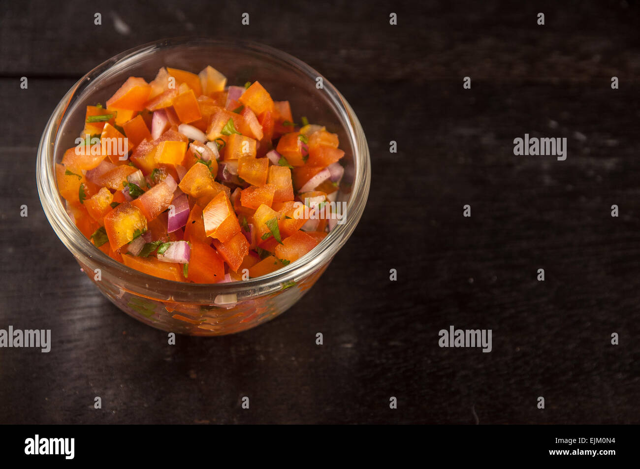 Eine Portion frische Salsa-Dip. Stockfoto