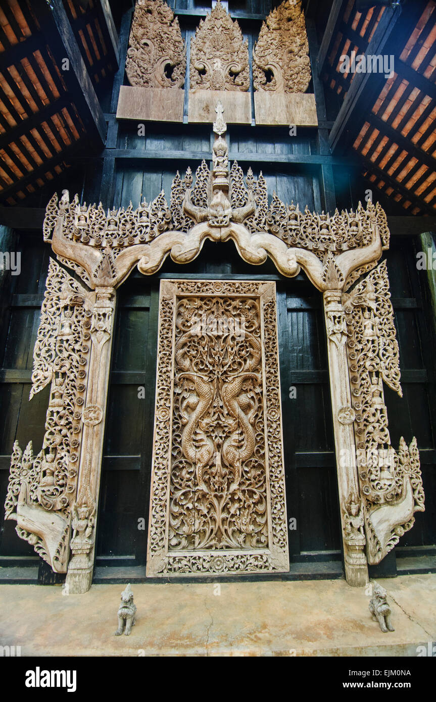 Schnitzereien im Bandaam Museum, Black House oder Black Tempel in der Provinz Chiang Rai, Thailand Stockfoto