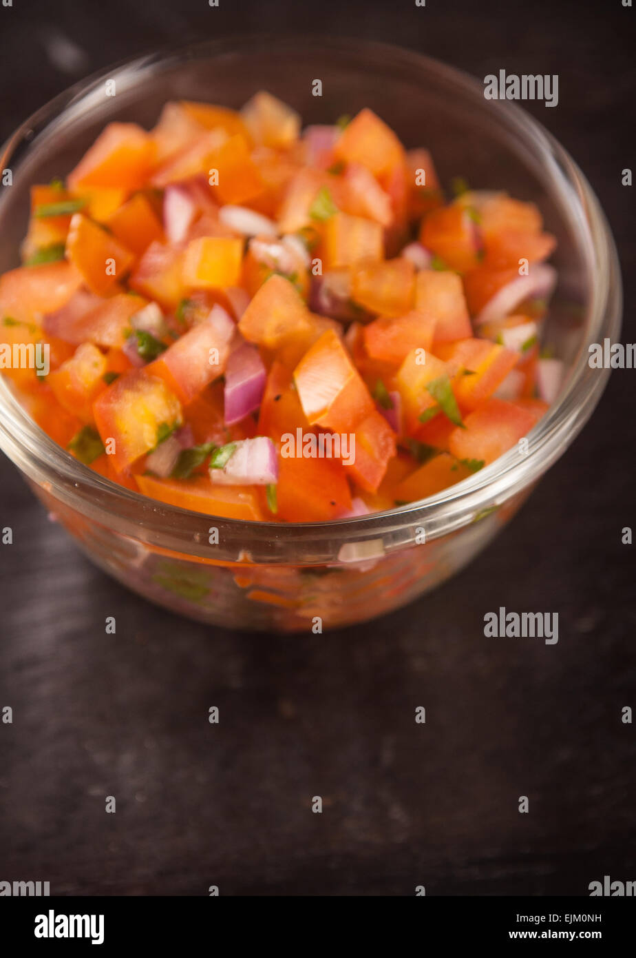 Eine Portion frische Salsa-Dip. Stockfoto