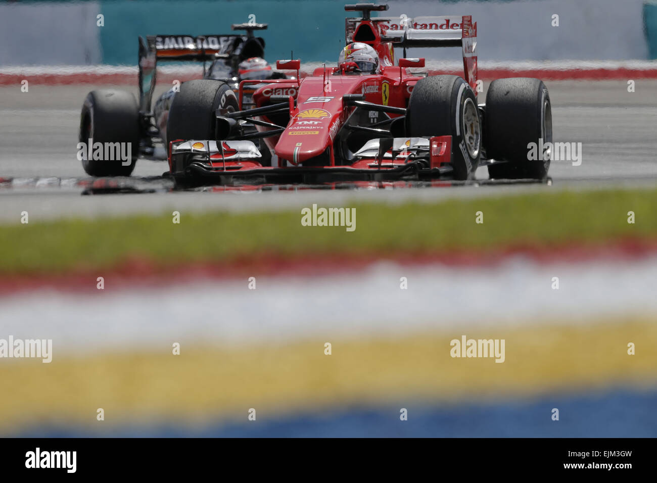 Sepang, Malaysia. 29. März 2015. SEBASTIAN VETTEL Deutschlands und Scuderia Ferrari fährt während der 2015 Formel 1 malaysischen Grand Prix in Sepang International Circuit in Sepang, Malaysia. Bildnachweis: James Gasperotti/ZUMA Draht/Alamy Live-Nachrichten Stockfoto