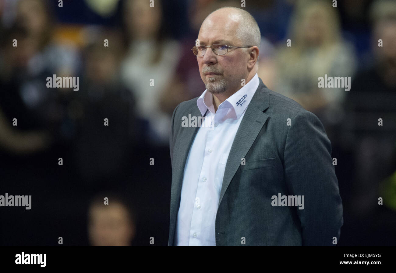 Berlin, Deutschland. 29. März 2015. Berlins Trainer Mark Lebedew während der letzten vier Spiel der Volleyball Champions League zwischen dem Berlin Volleys und PGE Skra Belchatow in Max-Schmeling-Halle in Berlin, Deutschland, 29. März 2015. Foto: LUKAS SCHULZE/Dpa/Alamy Live News Stockfoto